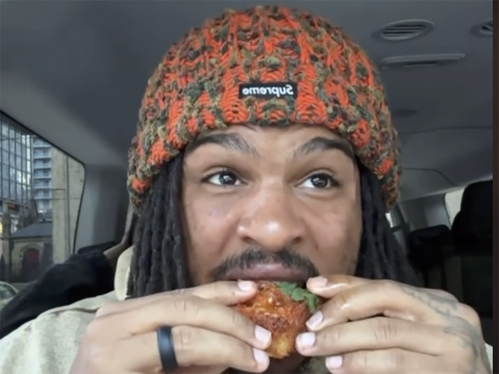NextImg:A $3,000 tip? Famous food critic Keith Lee tries 'some of the best pizza' in Toronto at a very tiny shop